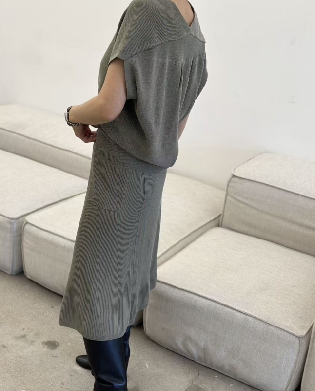 韓 前後V針織上衣 4色 size