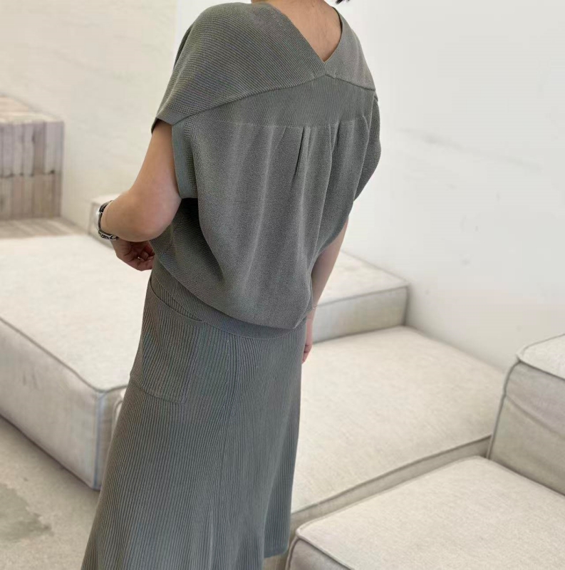 韓 前後V針織上衣 4色 size