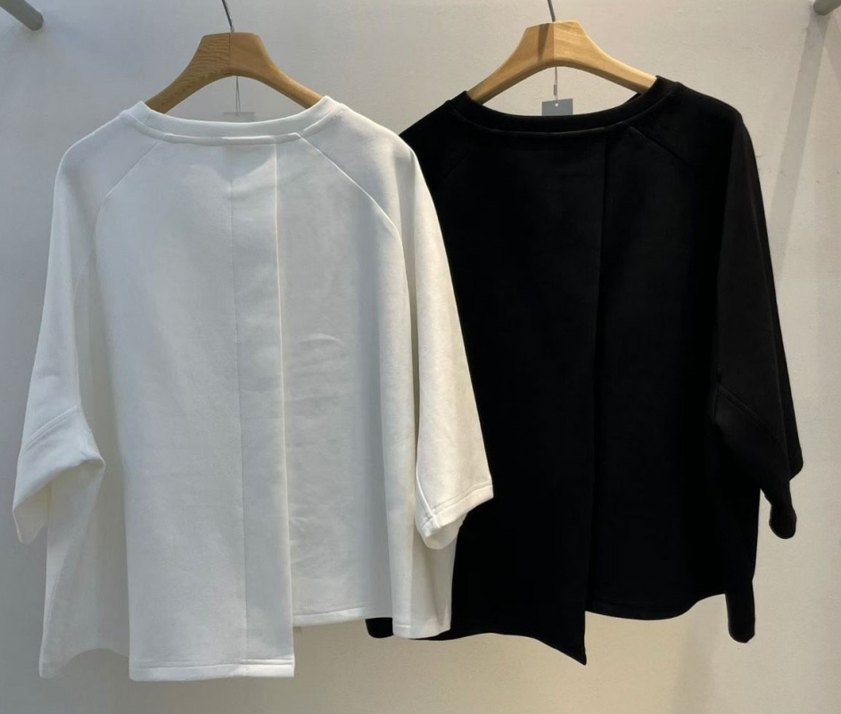 韓 不規則下襬上衣 2色