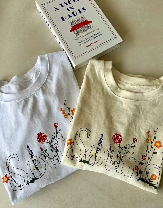 韓 英文字花上衣 2色