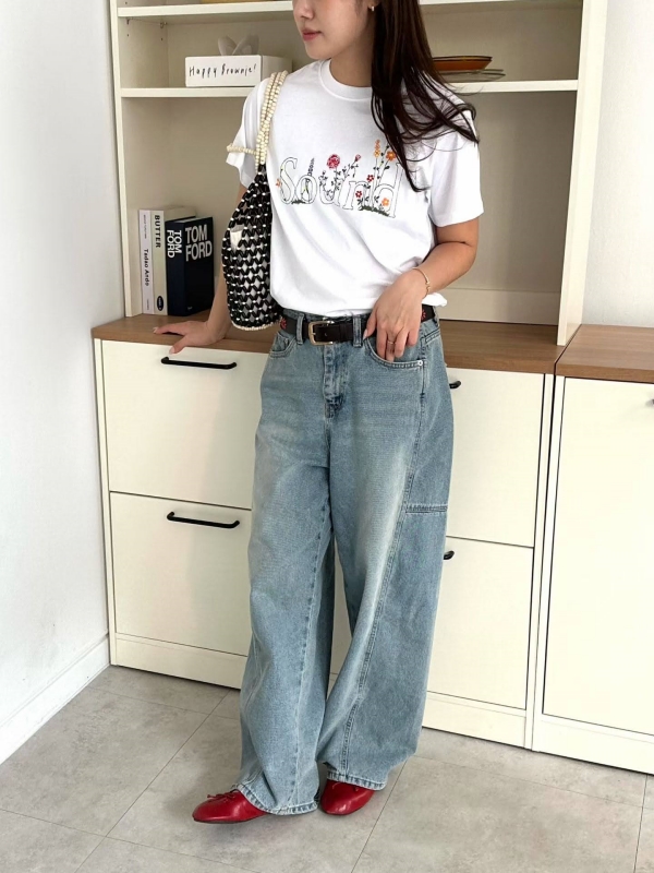 韓 英文字花上衣 2色