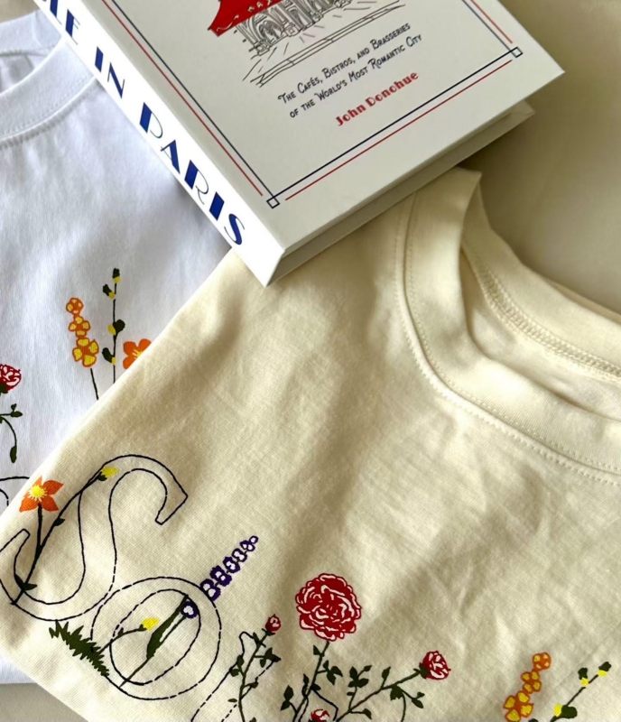 韓 英文字花上衣 2色