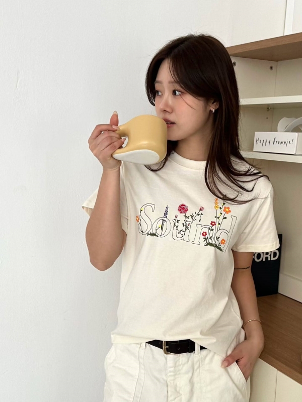 韓 英文字花上衣 2色