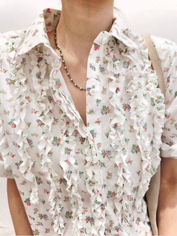 韓 立體捲捲小花襯衫 2色