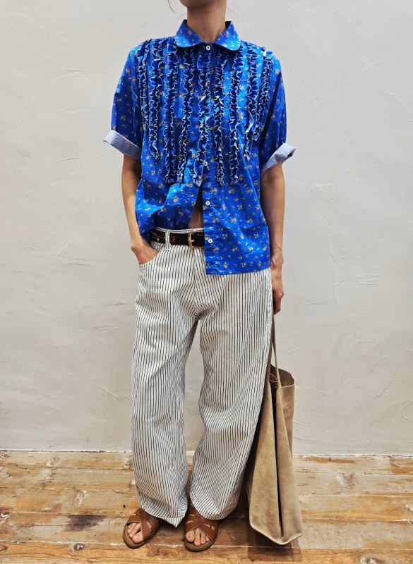 韓 立體捲捲小花襯衫 2色