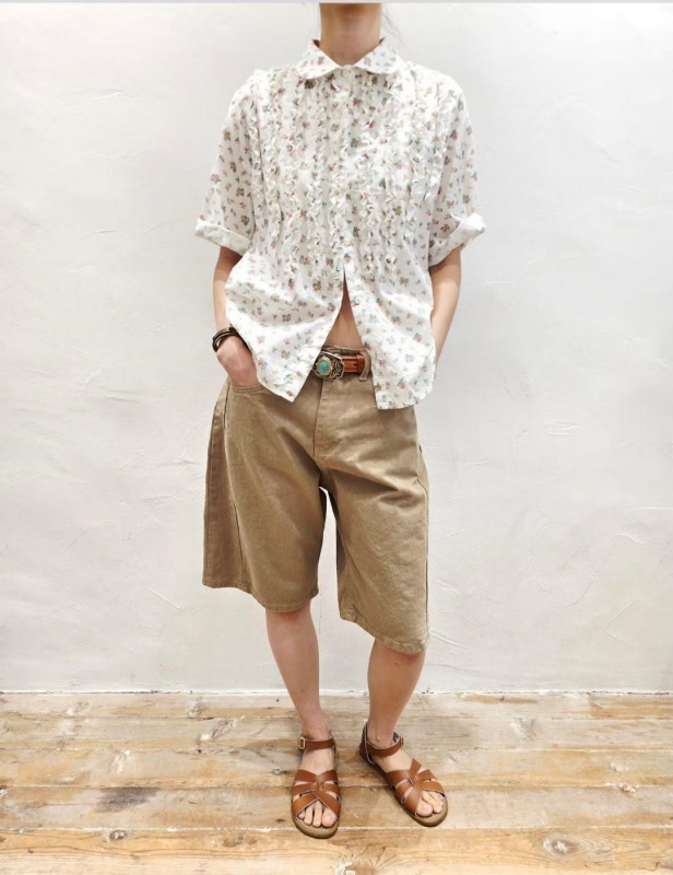 韓 立體捲捲小花襯衫 2色