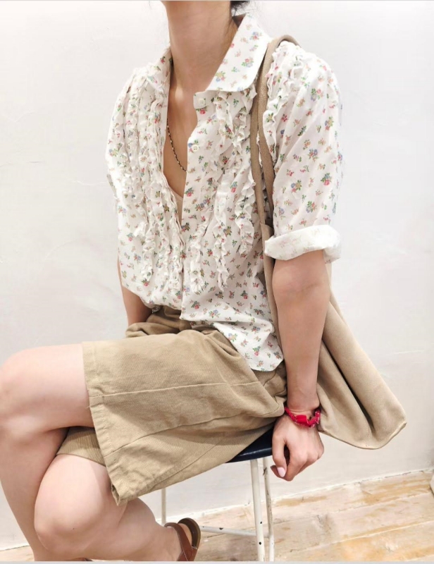 韓 立體捲捲小花襯衫 2色