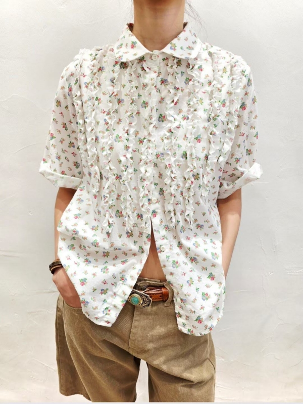 韓 立體捲捲小花襯衫 2色