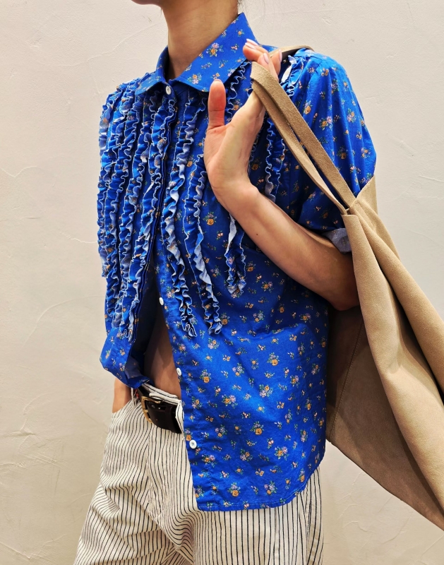 韓 立體捲捲小花襯衫 2色