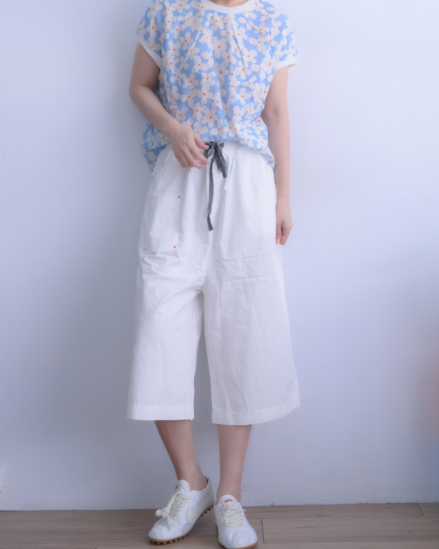 韓 小白花上衣 2色 size