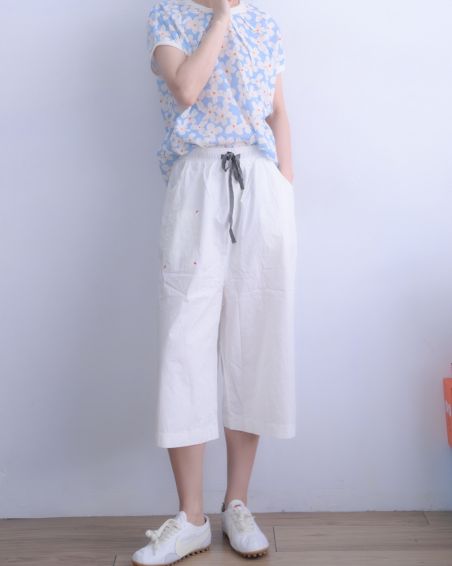 韓 小白花上衣 2色 size