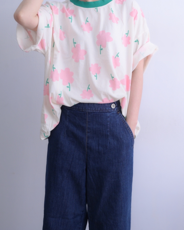 韓 寬鬆粉花上衣 2色