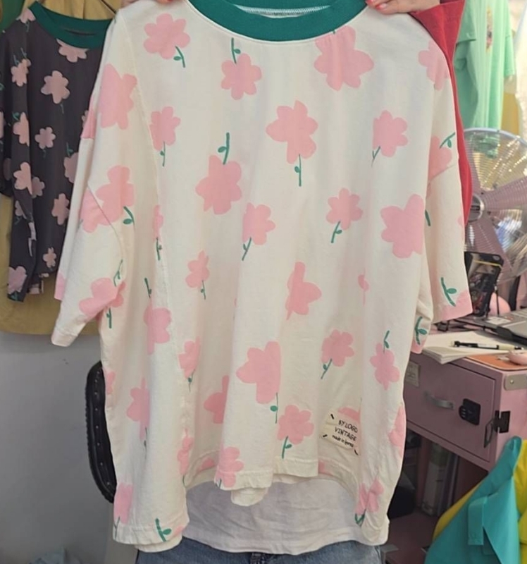 韓 寬鬆粉花上衣 2色