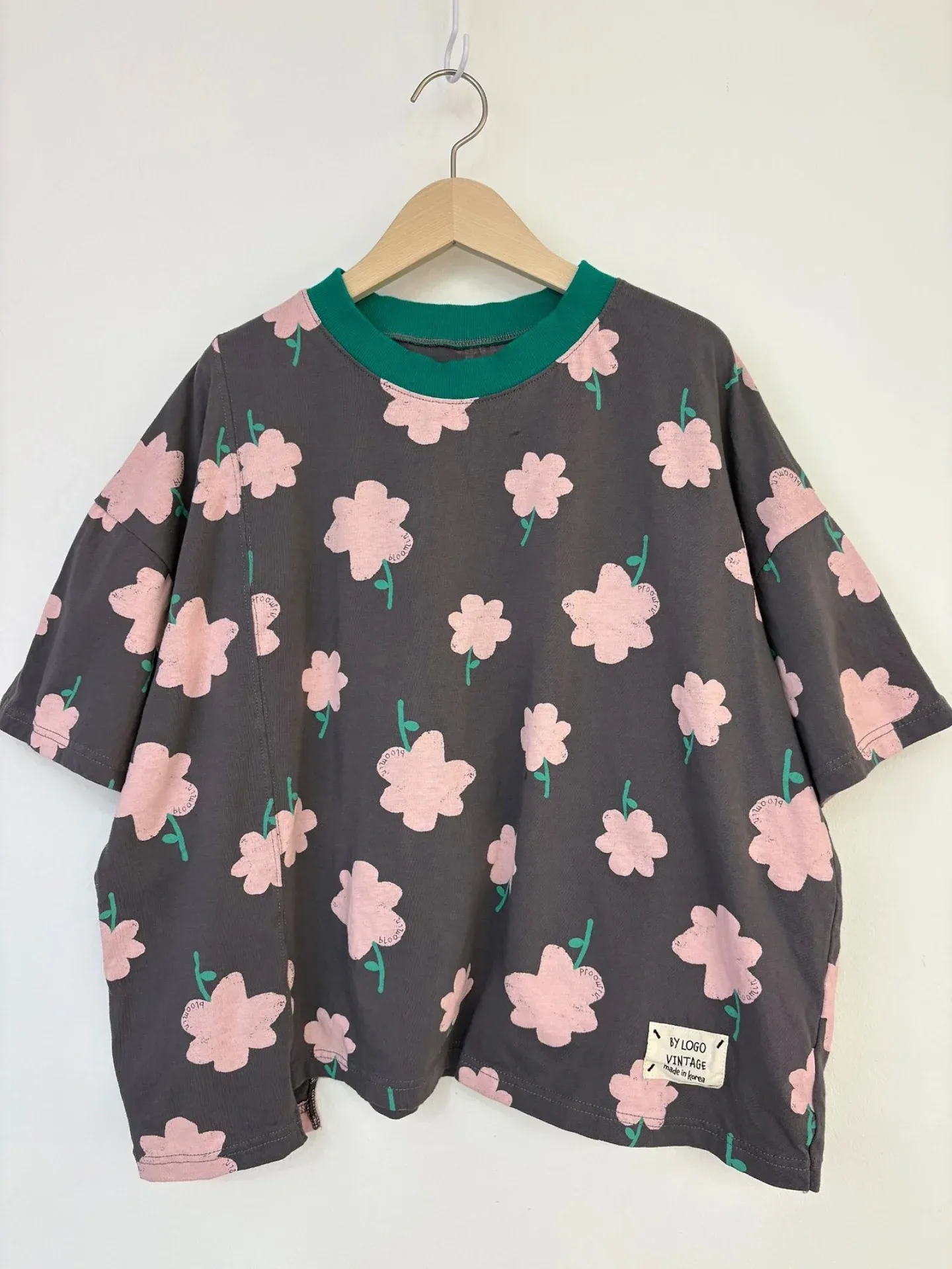 韓 寬鬆粉花上衣 2色