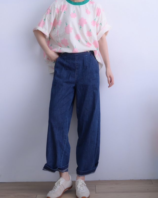 韓 寬鬆粉花上衣 2色