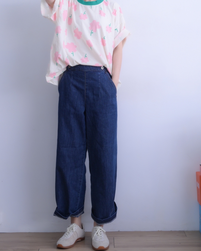 韓 寬鬆粉花上衣 2色