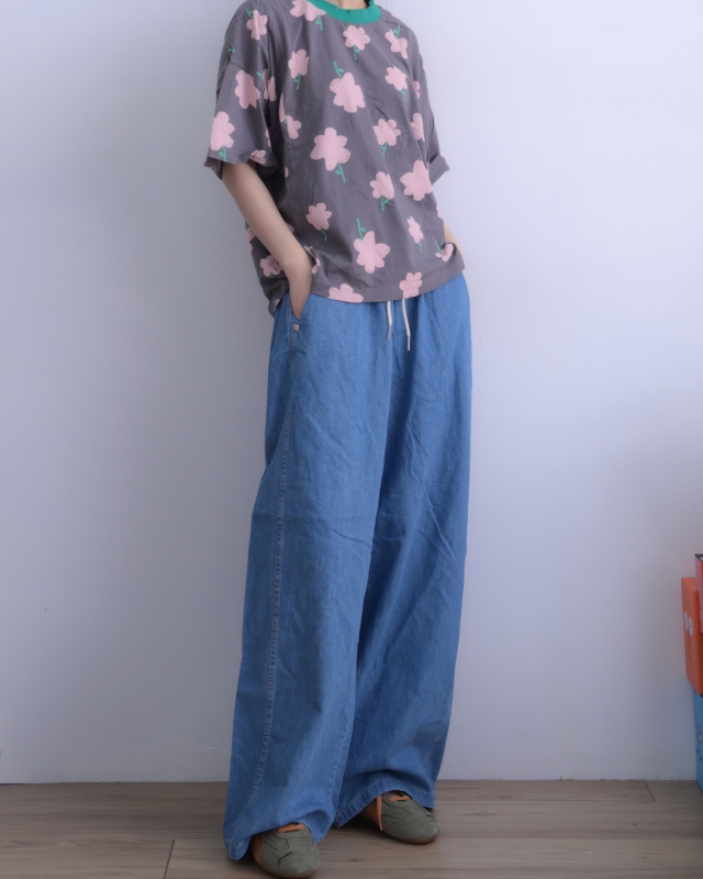 韓 寬鬆粉花上衣 2色