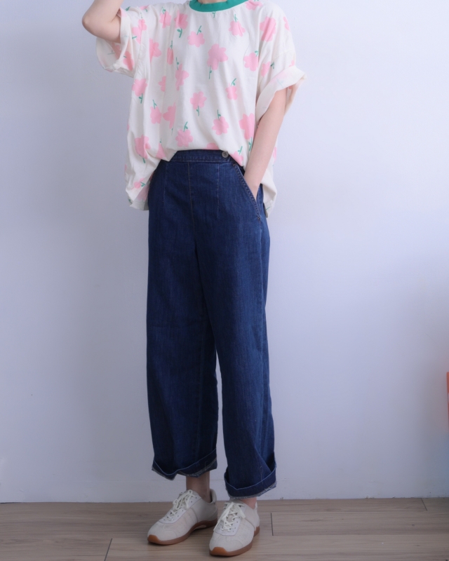 韓 寬鬆粉花上衣 2色