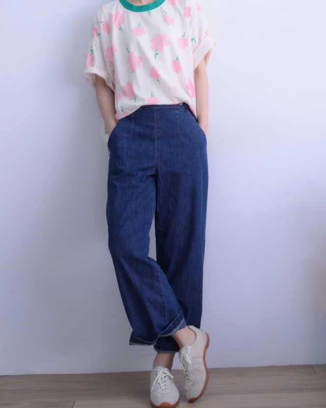 韓 寬鬆粉花上衣 2色