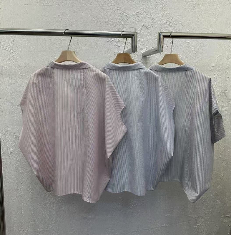 韓 有領細條V領上衣 3色 size