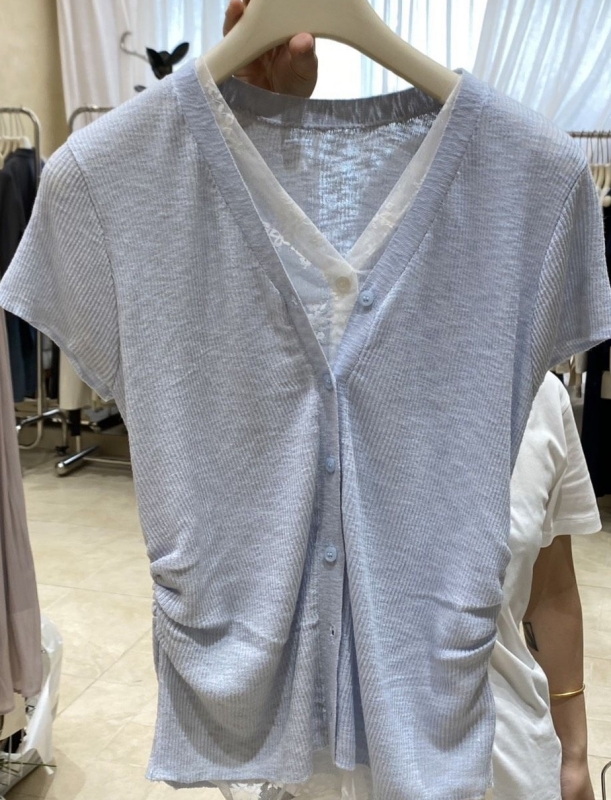韓 假兩件式接蕾絲上衣 2色 size