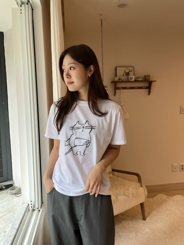 韓 阿貓抱魚上衣 2色 size