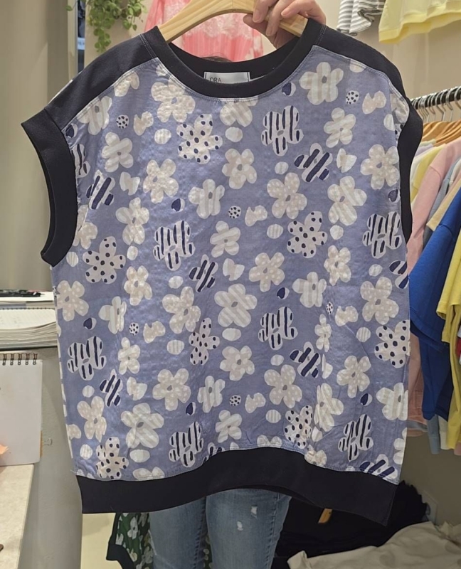 韓 條點花上衣 2色 size