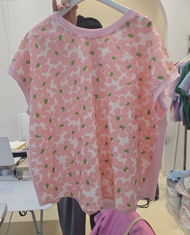 韓 背打摺花上衣 3色 size