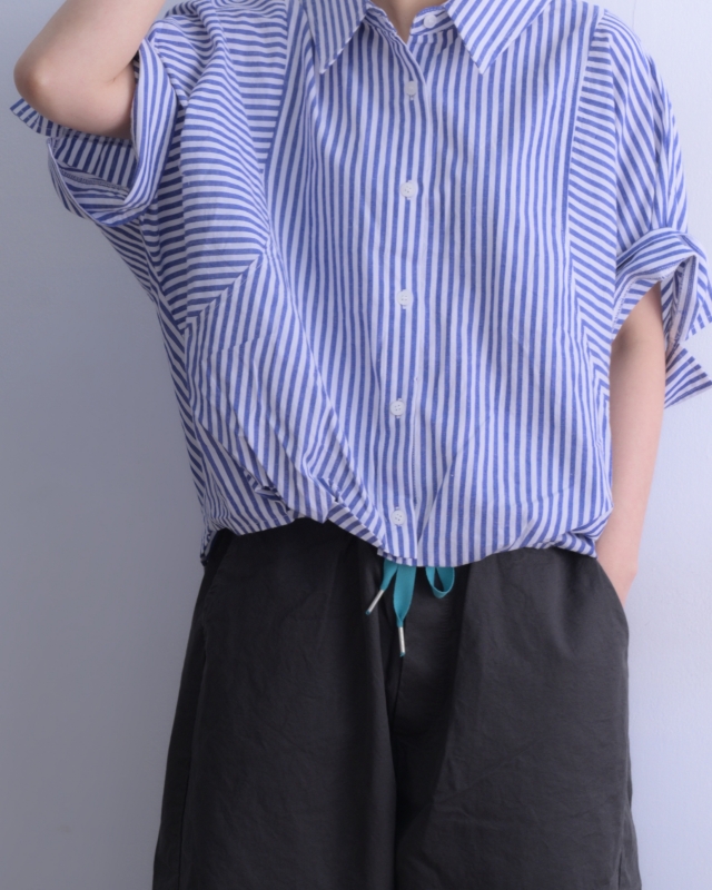韓 直條文襯衫 size