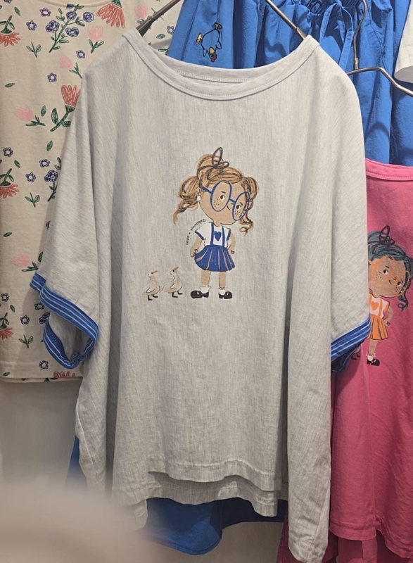 韓 眼鏡女孩上衣 3色 size