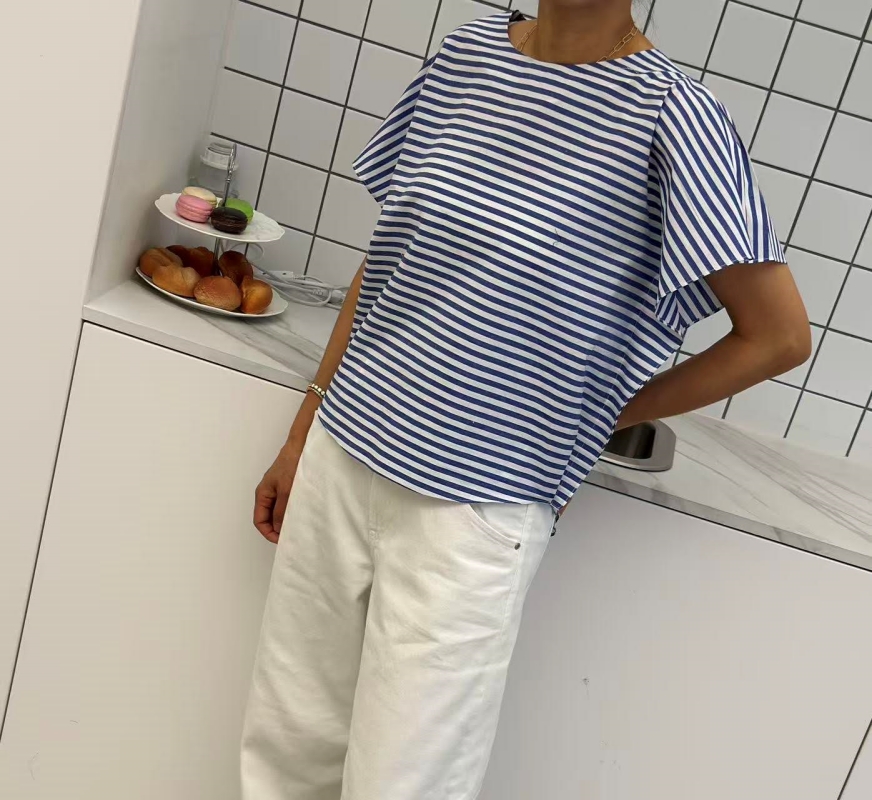 韓 橫條後拉鍊上衣 2色