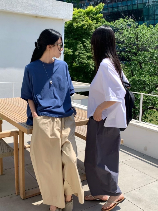 韓 圓領小開岔素色上衣 4色