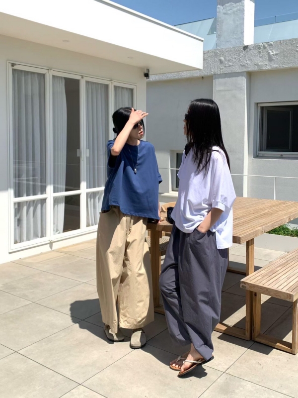 韓 圓領小開岔素色上衣 4色