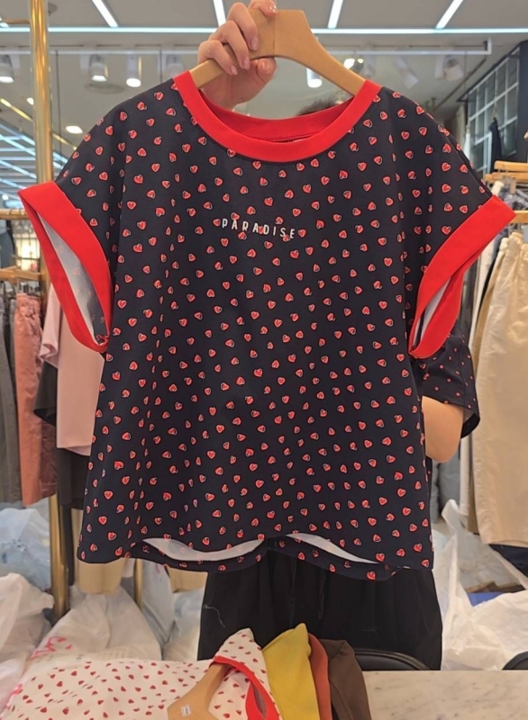 韓 配色小愛心上衣 2色 size