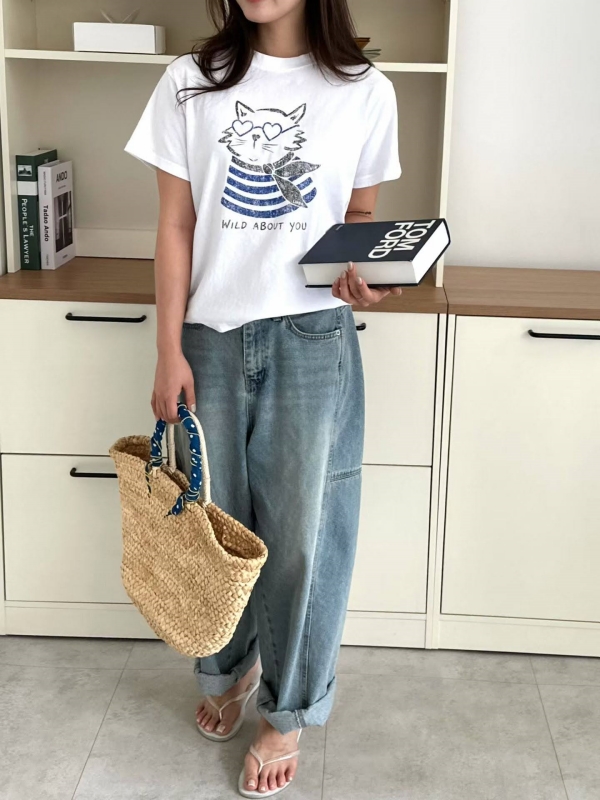 韓 穿條紋衣的貓 2色