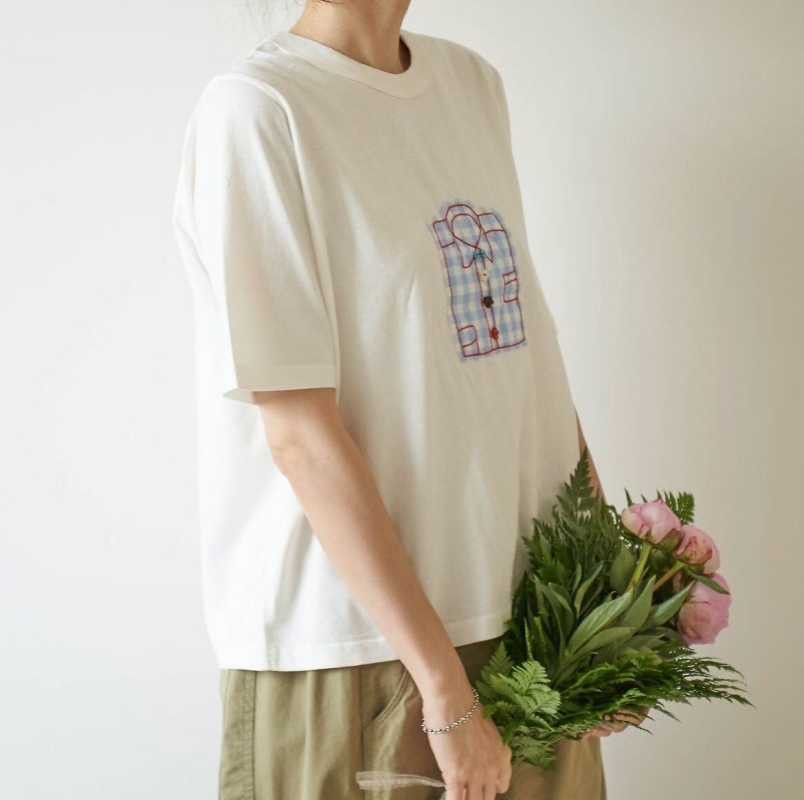 韓 格文花釦上衣 2色 size