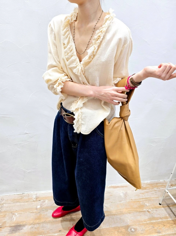 韓 捲捲領上衣 2色