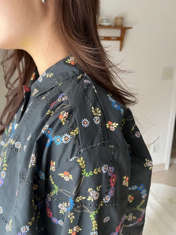 韓 繽紛小花襯衫 2色