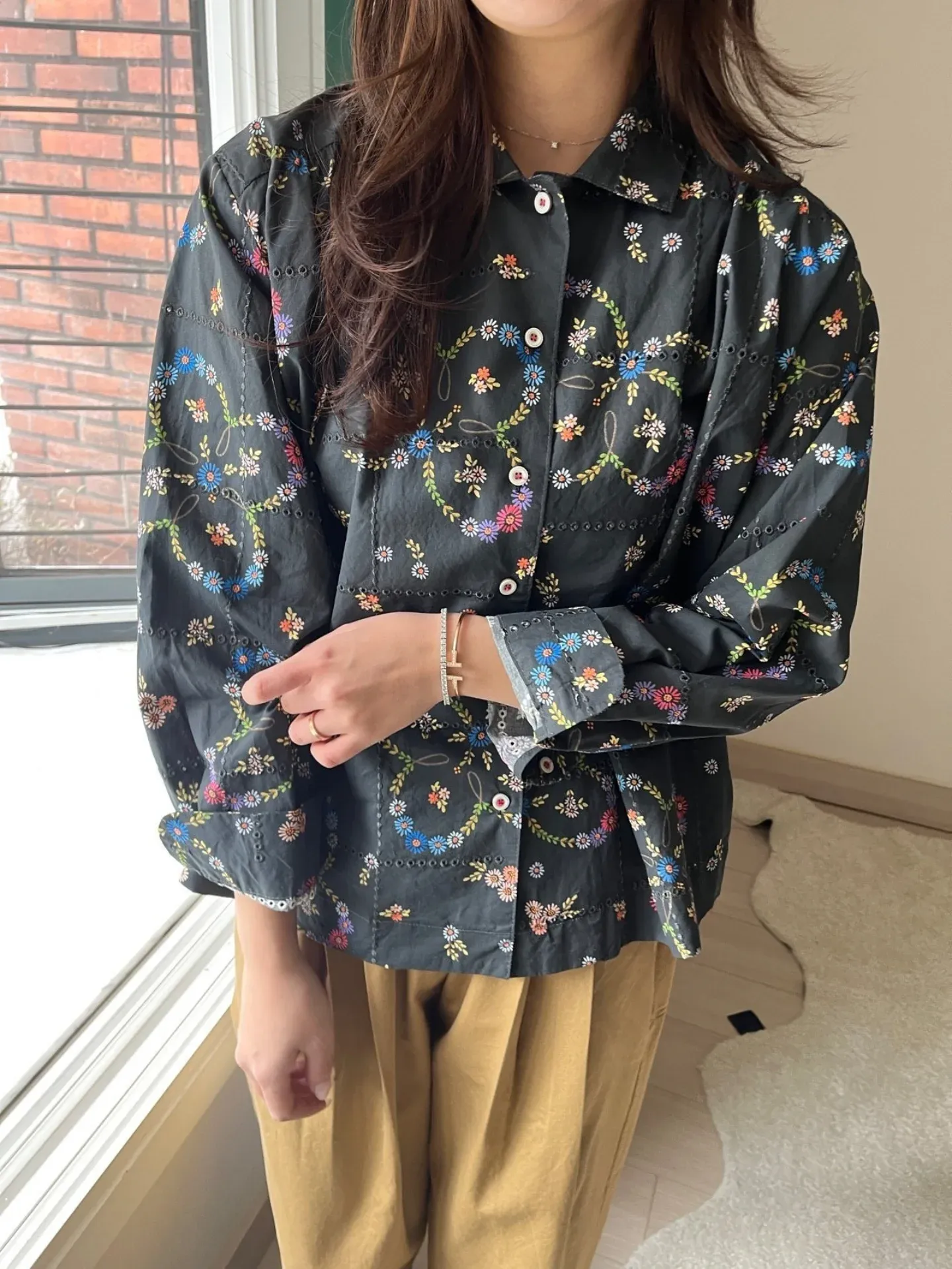 韓 繽紛小花襯衫 2色