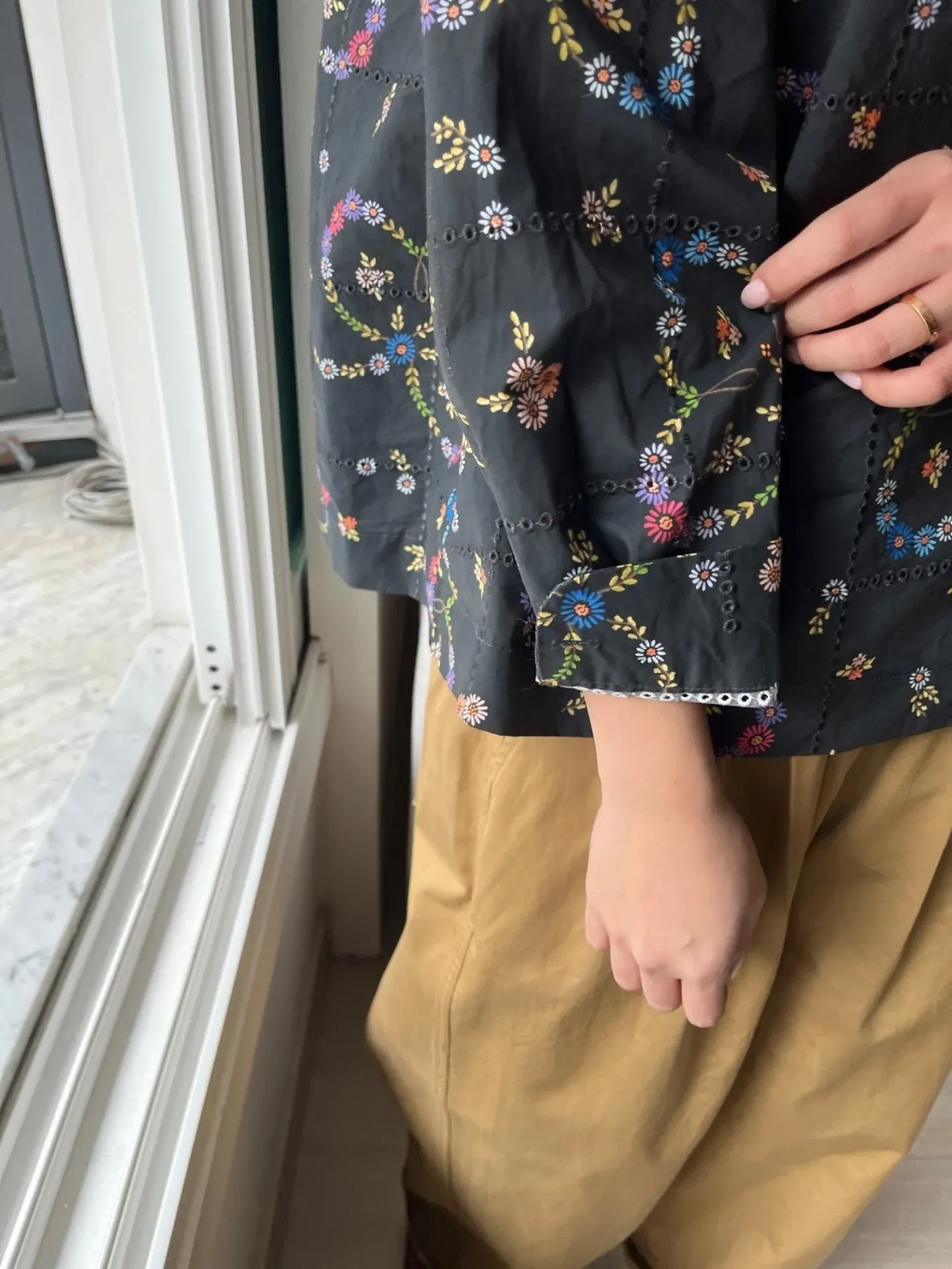 韓 繽紛小花襯衫 2色