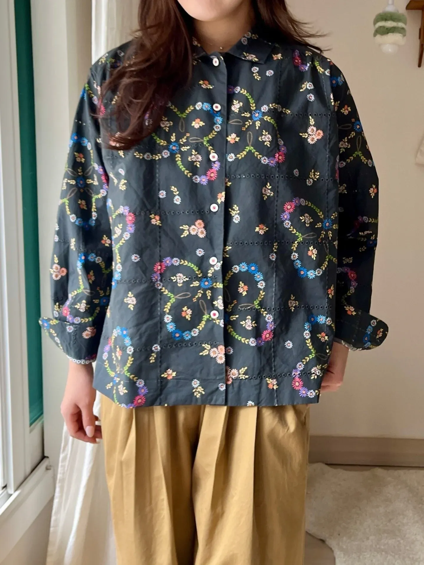 韓 繽紛小花襯衫 2色