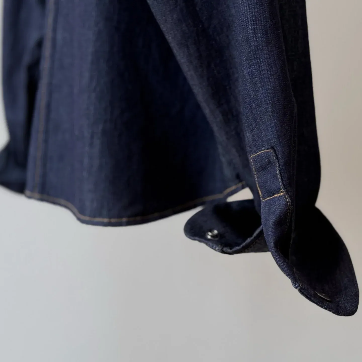 韓 小標牛仔襯衫 2色