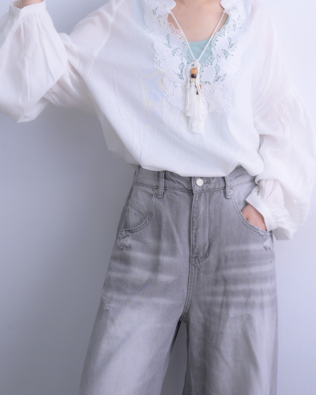 韓 V領織花上衣  size