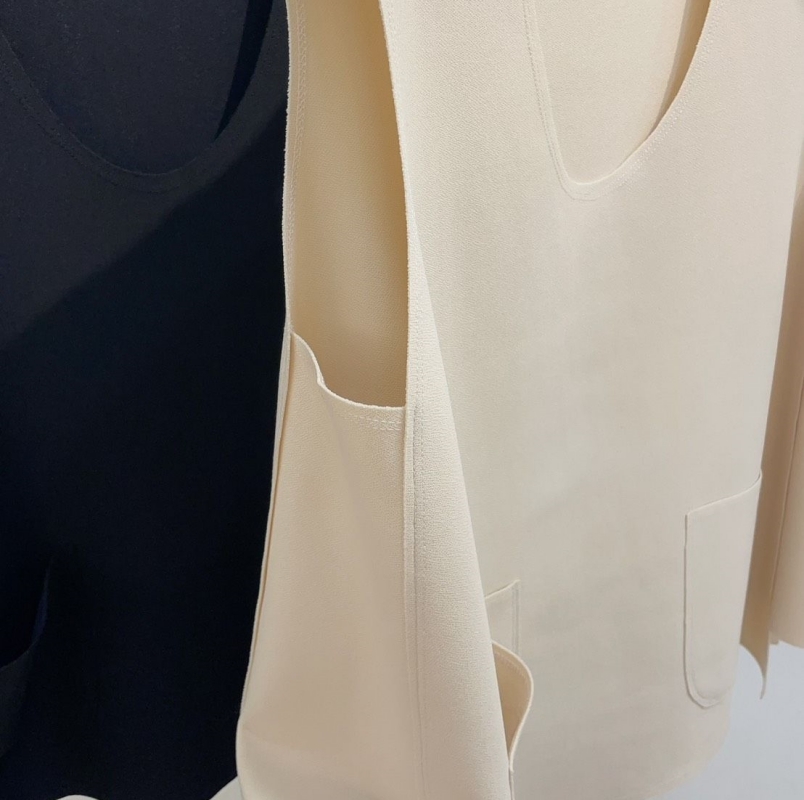 韓 側開岔背心 2色 size