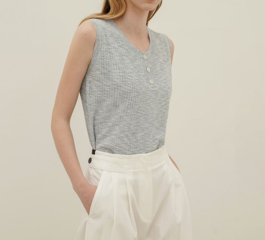 韓 三釦無袖上衣 2色