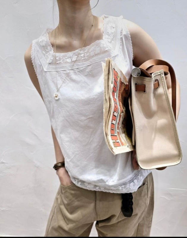 韓 方領織花上衣 2色