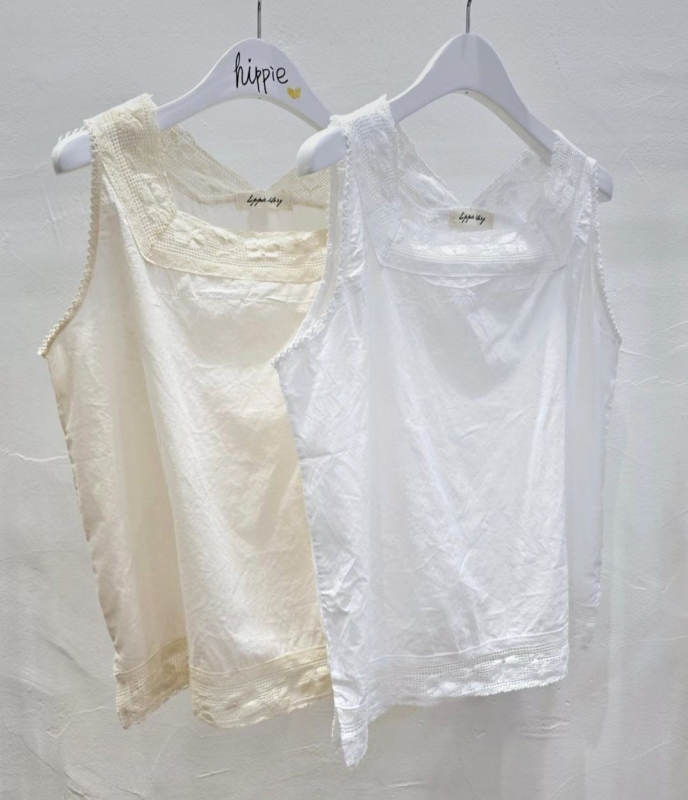 韓 方領織花上衣 2色