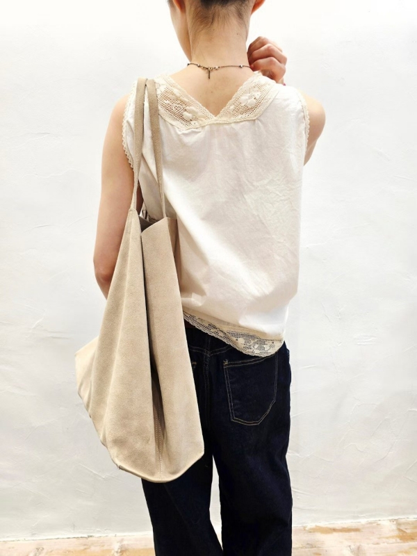 韓 方領織花上衣 2色