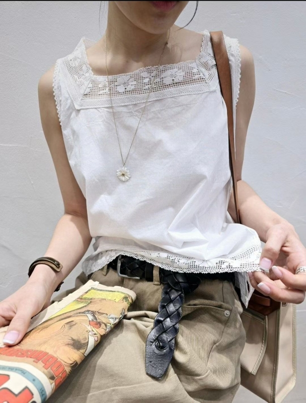 韓 方領織花上衣 2色