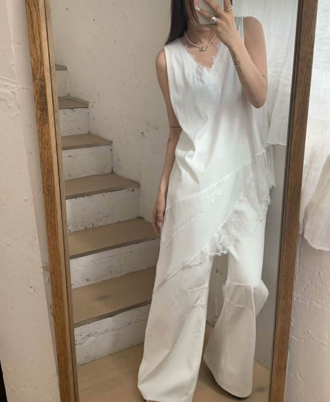 韓 斜一邊蕾絲無袖上衣 2色